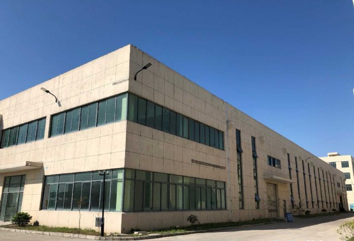 出租松江工业园区占地20亩，双层9800平，可分割