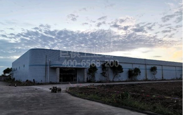 独栋火车头单层2800平，局部办公800平，有5吨行车