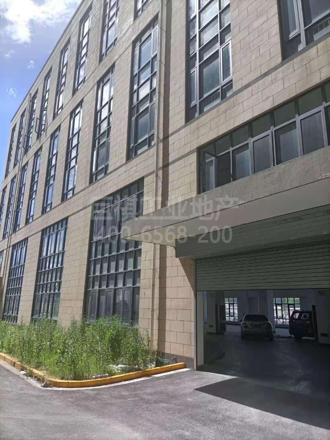 北松公路边上，层高7.9米104地块厂房出租，自己厂房
