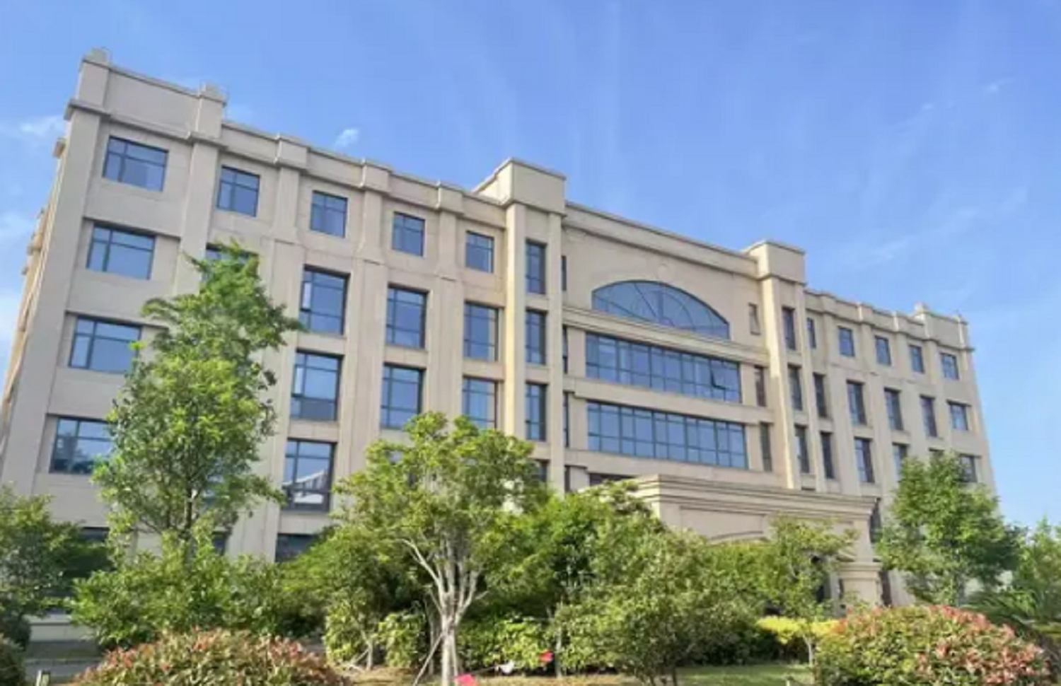 ������ͷ�Ƕ��Ŷ���3000ƽ����0.8Ԫ