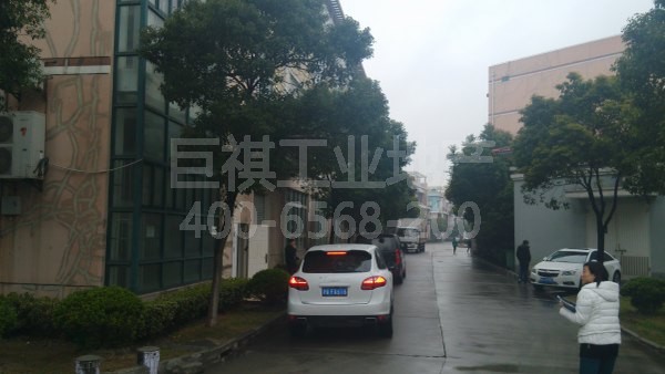 独门独院占地10亩面积9930平方104板