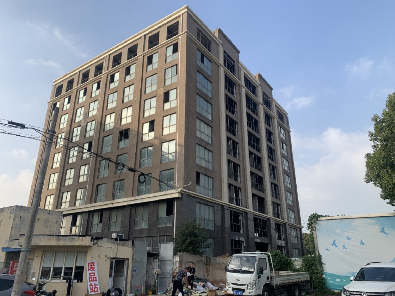 �����ɽ�������Ժ������11000ƽ5000ÿƽ�����Ƶ깫Ԣ